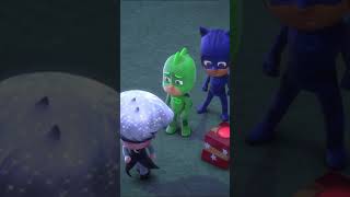 Heroes Surprise Luna with a Gift  PJ Masks [upl. by Waxler]