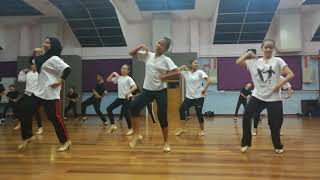 Melly Amalin  Zapin Pematah Hati  Pratonton Latihan [upl. by Harikahs943]