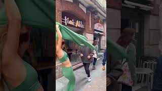 Bailando Con Una Extraña en la Calle short [upl. by Riggins717]