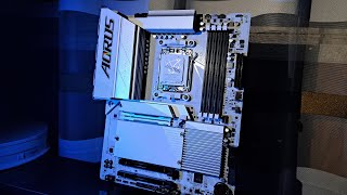 Gigabyte Aorus B650E Elite X AX Ice [upl. by Tomchay]