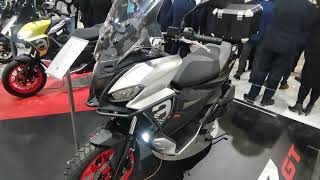 Aprilia SR GT 200 Sport 2022  Eicma [upl. by Nannerb]