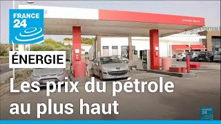 Les prix du pétrole au plus haut  une inflation qui pèse sur les ménages français • FRANCE 24 [upl. by Dnomde890]