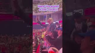 MEME VICE GANDA SPOTTED AT 2NE1 CONCERT viceganda spotted [upl. by Aceissej]