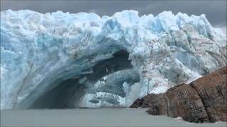 Glacier bridge collapses in Perito Moreno  Viral Video UK [upl. by Brazee743]