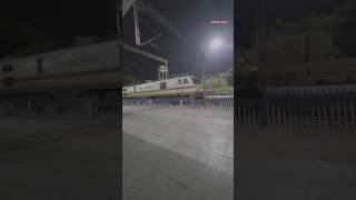 Mahanagari express looped for rajdhani gang trian shorts trending chopan [upl. by Rosenstein]