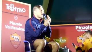 Pinzolo Totti chiama Gyomber che lo manda a cag [upl. by Herm]