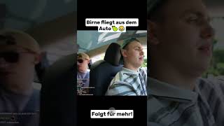 Birne fliegt aus dem Auto🍐🤣twitch papaplatte fillow streamertwitch letshugo hugo [upl. by Enicul686]