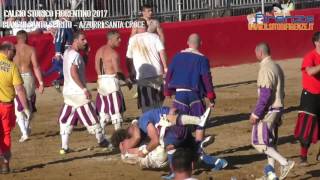 Calcio Storico sospesa la partita Azzurri Bianchi Alta tensione e Polizia in campo [upl. by Hamner384]