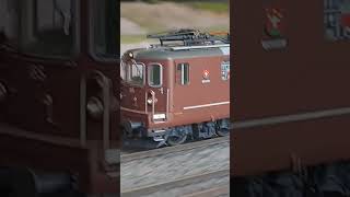 SBBCFFFFS ELEKTROLOKOMOTIVE BLS MIT PERSONENWAGEN [upl. by Wayolle]