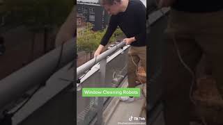 Automatically spray water and automatically clean windowHUTT W66 window cleaning robot [upl. by Beller]