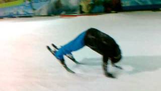 Freestyle Ski  Snowworld Zoetermeer  Nose manual with snowblades [upl. by Ellenrad291]