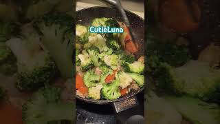 STIR FRY BROCCOLI [upl. by Eveivenej]