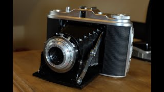 A 360 degree view of an Agfa Isolette 6 x 6 medium format film camera [upl. by Pierro]