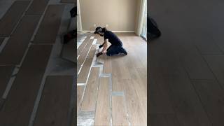 Install Vinyl Flooring  Piso Vinil vinylplankflooring homedecor satisfying satisfyingvideos [upl. by Asenej]