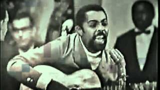 1967  Gilberto Gil  Domingo no Parque [upl. by Abeh]