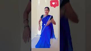 Disla ga bai disla marathimulgi marathisong [upl. by Lilybelle]