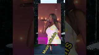 Dans le net🌍  la video du concert de Aya Nakamura ou elle montre ce partis ayanakamura shorts [upl. by Aiki]