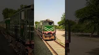 Super Fast Speed of Tezgam Pakistan Railways [upl. by Haela]