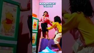 KESERUAN BERMAIN DI RUMAH short shortsvideo viralvideo [upl. by Leonsis]