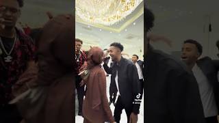 Ckariin Cali Shaah Oo u Heesay Gabadhisa Dhulbahante shortsviral wedding dancechoreography [upl. by Tiffanle]