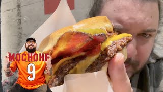 Si può mangiare il VERO cibo americano a Milano  MeatCrew  American Burger con Mochohf [upl. by Manvel]