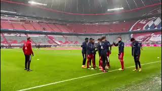 BAYERN MÜNCHEN PLAYERS WARM UP BEFORE MATCH VS SC FREIBURG [upl. by Antonietta]