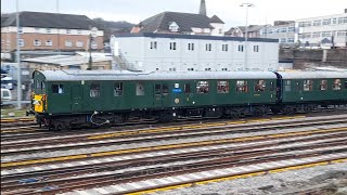 Hastings Diesels Thumper Unit DEMU 1001 At Tonbridge  Arriving  Departing 18222 [upl. by Brander]