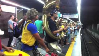 Orquestra Voadora em Qualquer Lugar Metrô SamPa [upl. by Rugen]