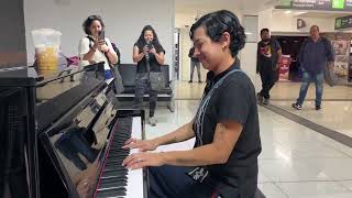 Flor Amargo Piano en el aeropuerto de la CDMX [upl. by Juliette]