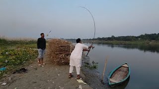 ধলেশ্বরী নদীতে মাছ ধরার ভিডিও l নদীতে বড়শি দিয়ে মাছ ধরার ভিডিও l fishing video l Robiul vlog [upl. by Garrick]