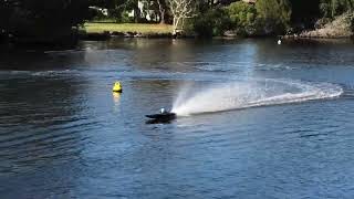 Retro RC fast boat with a new GX25cc 4stroke engine first water test [upl. by Bethesde]