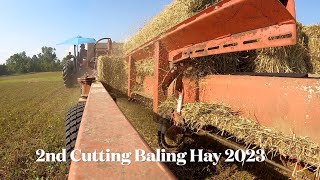 Baling Hay with the Hoelscher 1000 Accumulator [upl. by Zorina]