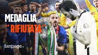 I giocatori dell’Inghilterra rifiutano la medaglia d’argento quotIrrispettosi scarsa sportivitàquot [upl. by Finlay384]