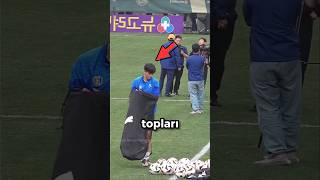 Arkadaşına yardım eden futbolcular [upl. by Lebazi]