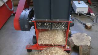 WEIMA WL 500 shredder shreds round timber sections [upl. by Sherill]