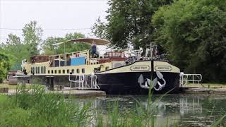 Hotel Barge Après Tout [upl. by Jolenta]