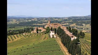 Alla scoperta dellospitalità di Castello Banfi un viaggio tra vino e storia [upl. by Eserahs]