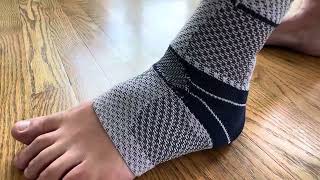 Bauerfeind MalleoTrain Ankle Support Brace Helps Stabilize the Ankle Muscles and Joints Review [upl. by Cantone]