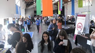 Más de 1400 estudiantes secundarios visitaron la feria Construir Futuro [upl. by Nicholle]