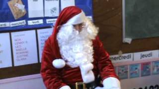 LE PERE NOEL EST ENRHUMEMPG [upl. by Naud]