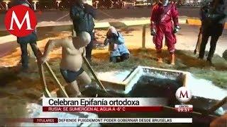 ¿Por qué Putin se bañó en lago helado [upl. by Anaigroeg]