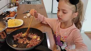 SPAGHETTI CARBONARA JAMIE OLIVER RECIPE  ANGELAS FUNNY KITCHEN [upl. by Haida736]