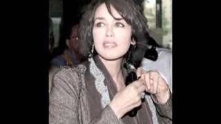 OHIO Isabelle Adjani sings for Hillary Clinton B Obama [upl. by Otrebla]