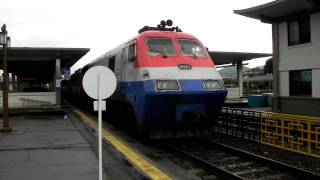 Korail Mugunghwa 1621 hauled by class 7000 diesel locomotive Gyeongju Aug 24 2011 [upl. by Sucramd]