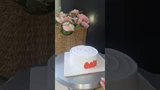 Floral cake cake frosting cakefrosting cakedecoration shortvideo birthdaycake food [upl. by Vanni]