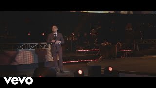 Gilberto Santa Rosa  Me Volvieron A Hablar De Ella En Vivo [upl. by Zsamot]