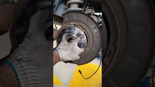 Ford expedition replace rear hub bearing usa mechanic tips [upl. by Onaivatco793]