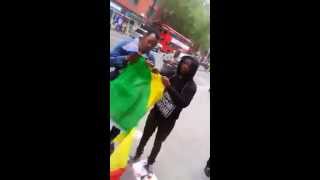 Le drapeau du Congo Brazzaville déchiré et brulé devant le consulat à Londres [upl. by Anuaf705]