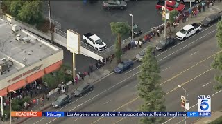 Thousands wait in line for Honey Baked Ham [upl. by Cirad]