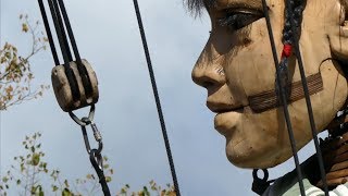 de Reuzen van Royal de Luxe Leeuwarden 1782018 [upl. by Esac330]